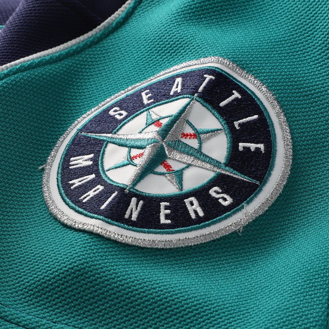 Seattle Mariners Ichiro Suzuki Mitchell & Ness 2006 Cooperstown Mesh Batting Practice Button-Up Jersey - Navy